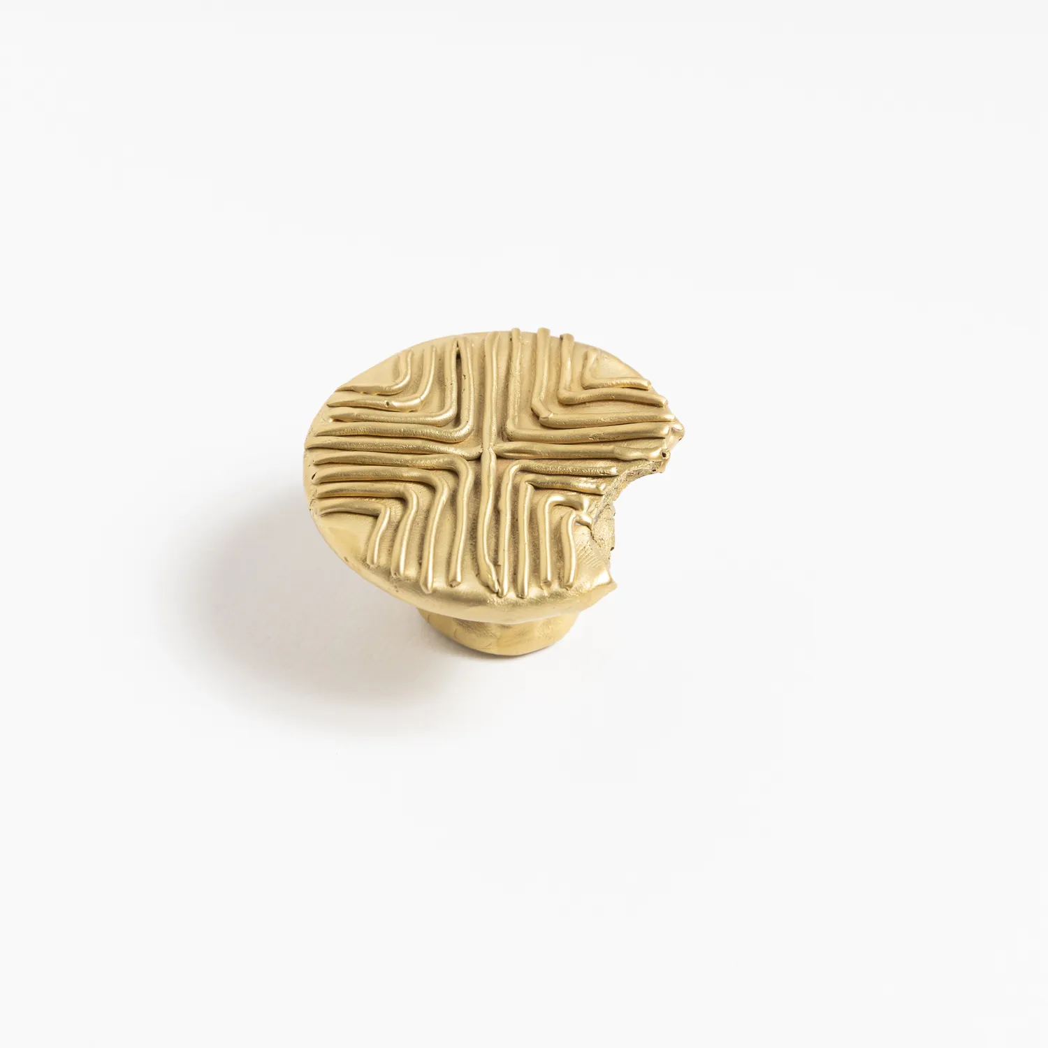 NIVA Design Archeological Chevron 2 pomello ottone naturale