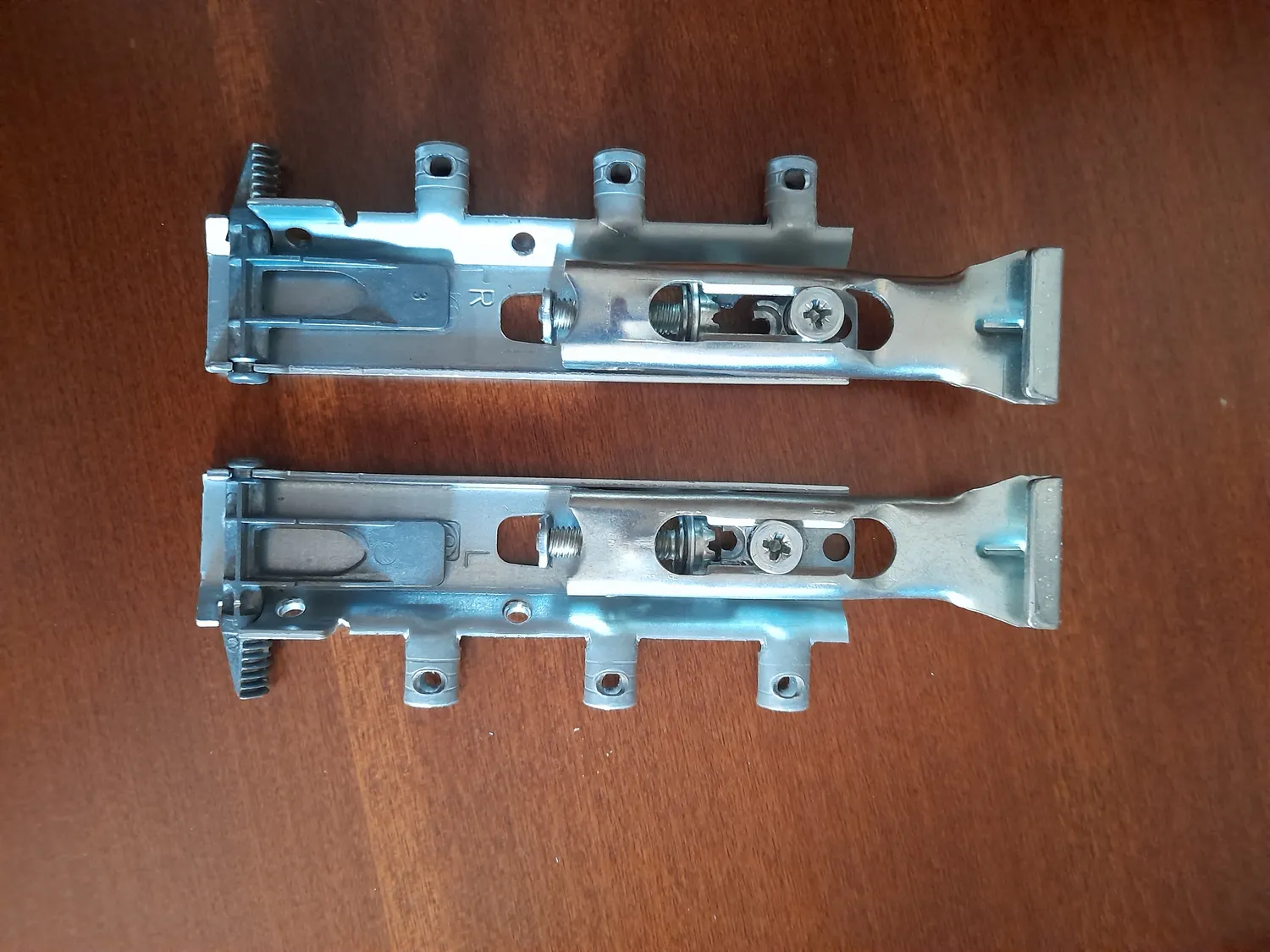 Indaux Traser-6 attaccaglie invisibili coppia 65 kg kit montaggio