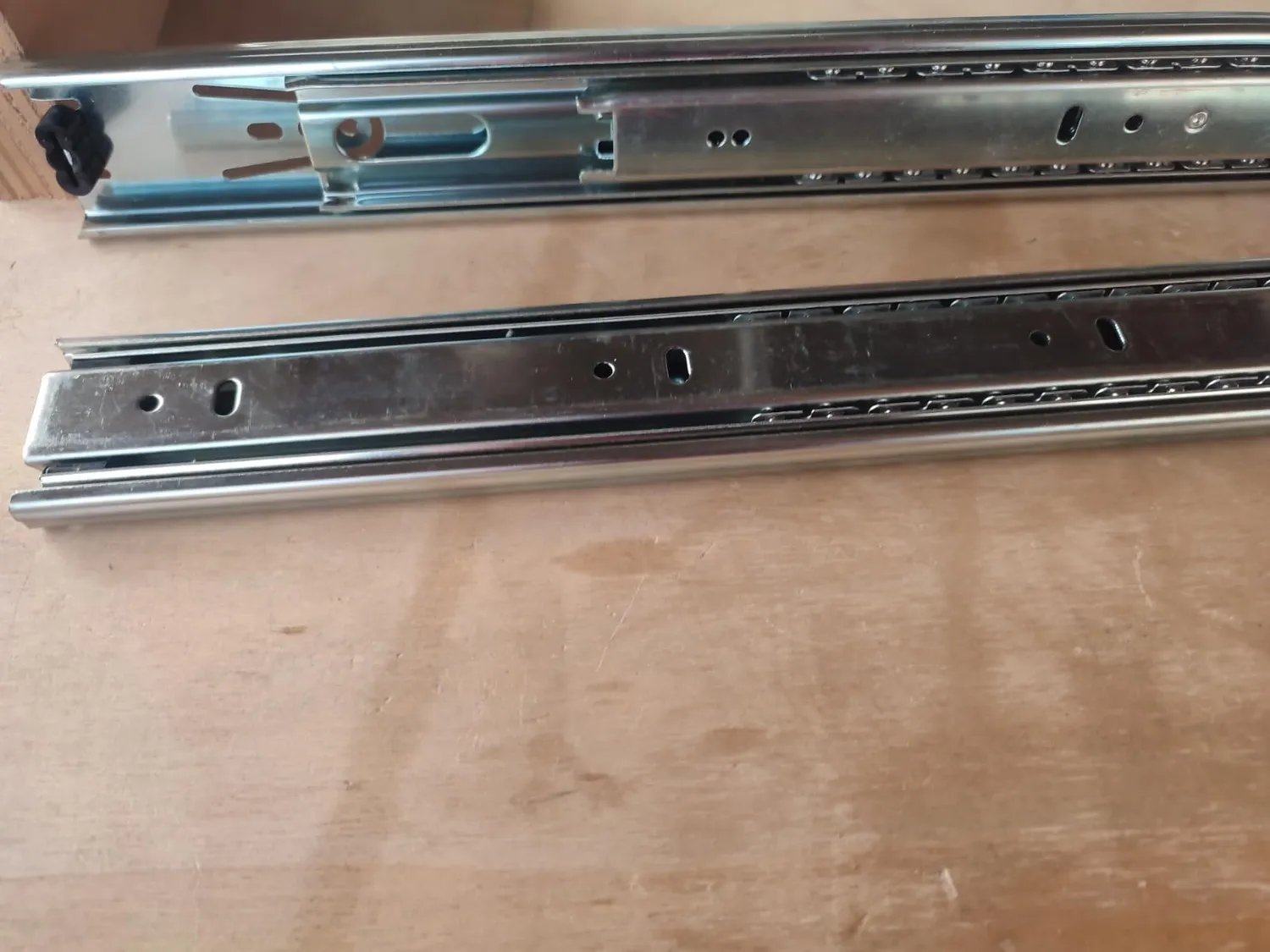 Indaux guide a sfere cassetto 450 mm estrazione totale 50 kg