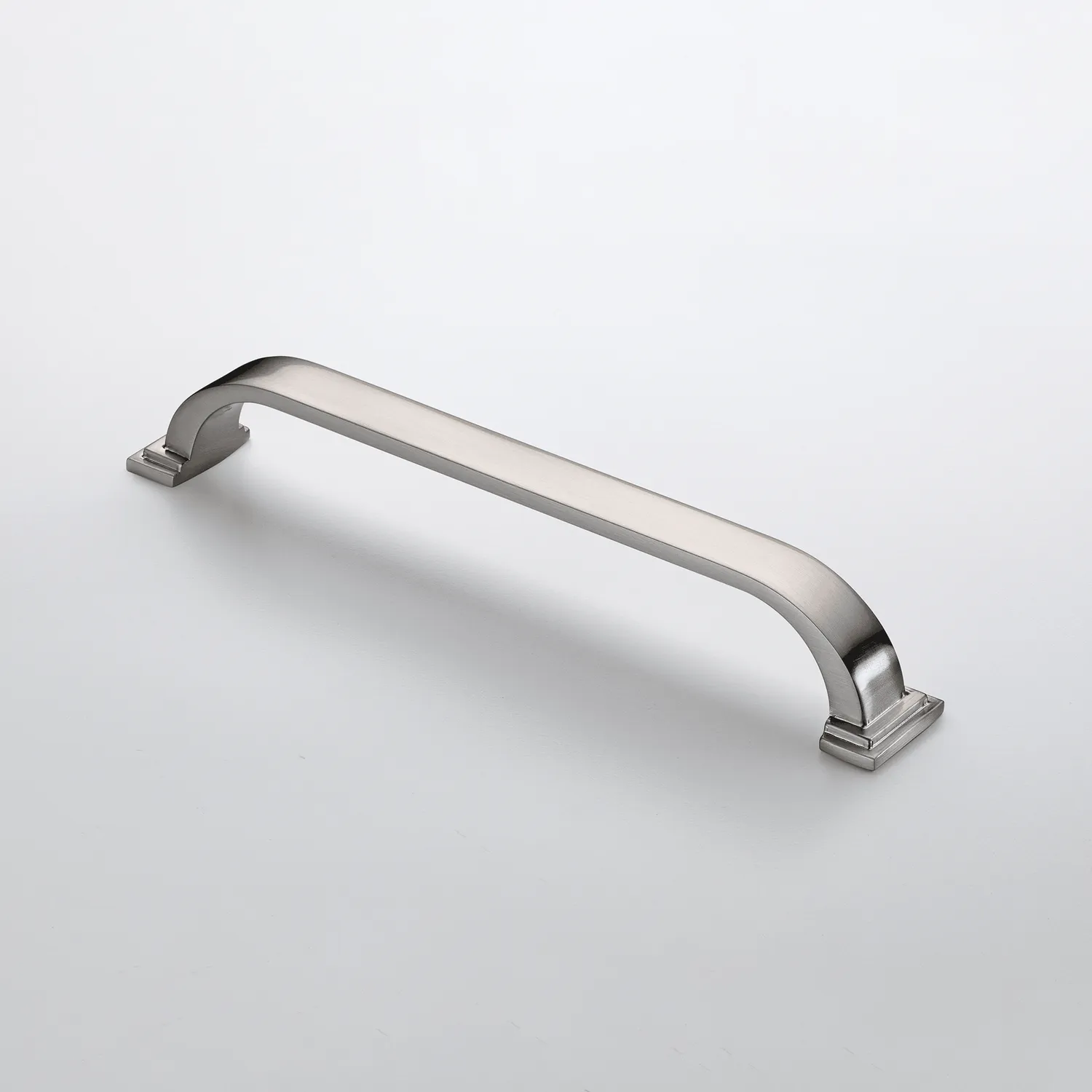 Crofts & Assinder Keswick maniglia mobile sagomata
