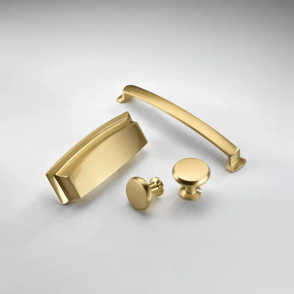 Crofts & Assinder Salcombe maniglia mobili ottone satinato