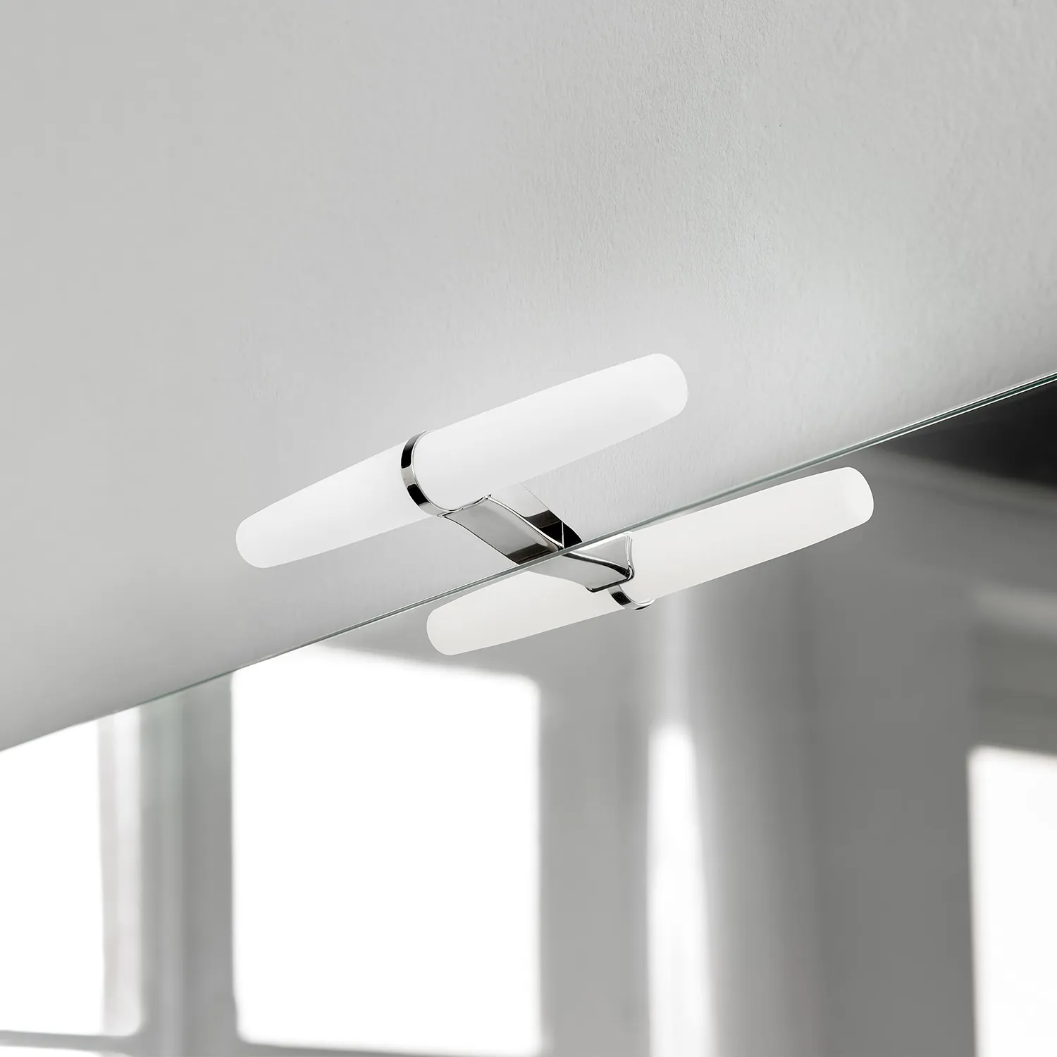Emuca faretto LED specchio bagno 233mm IP44 cromato