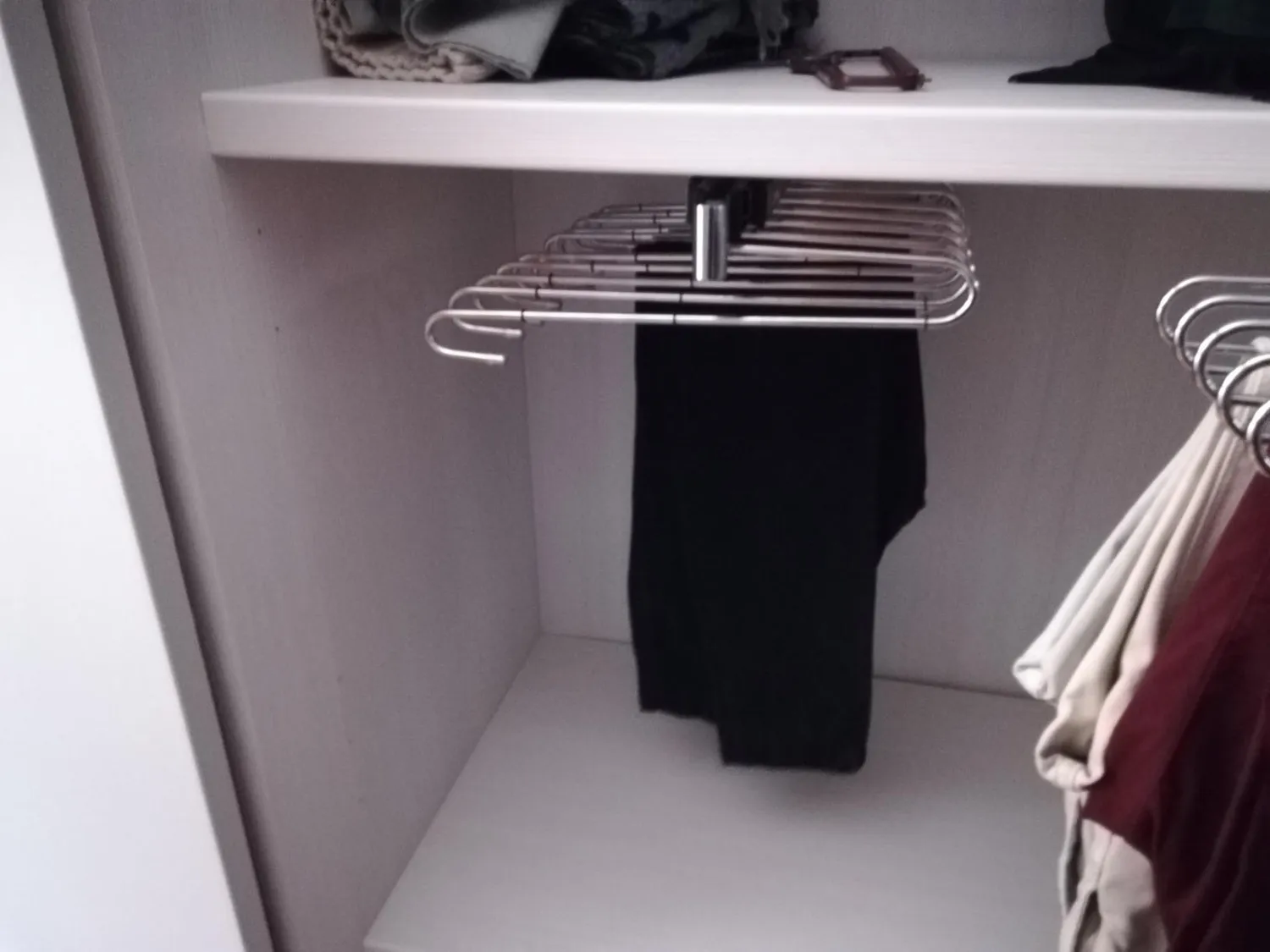 Emuca porta pantaloni estraibile 11 aste pietra