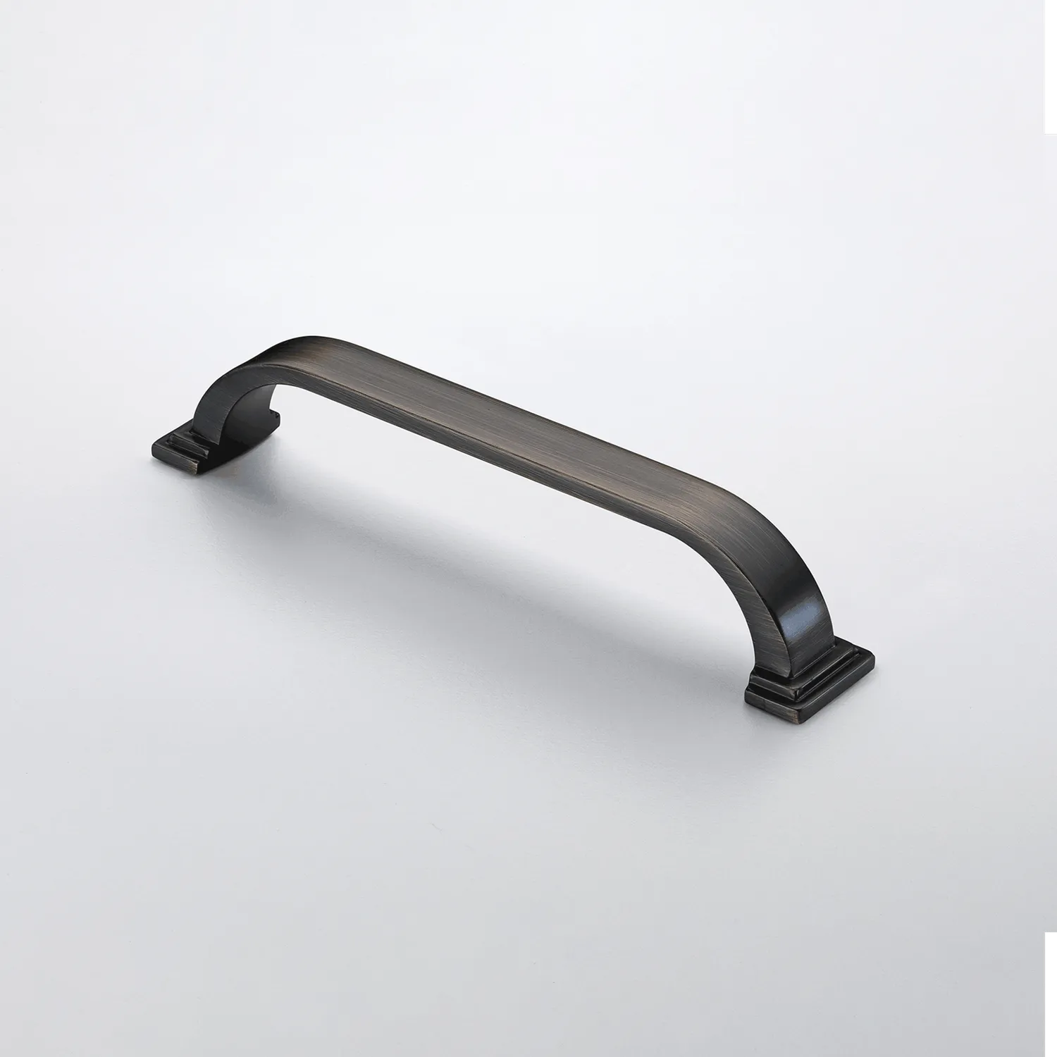 Crofts & Assinder Keswick maniglia mobile sagomata