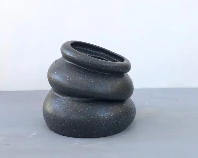 NIVA Design Colate vaso da esterno in gres lava