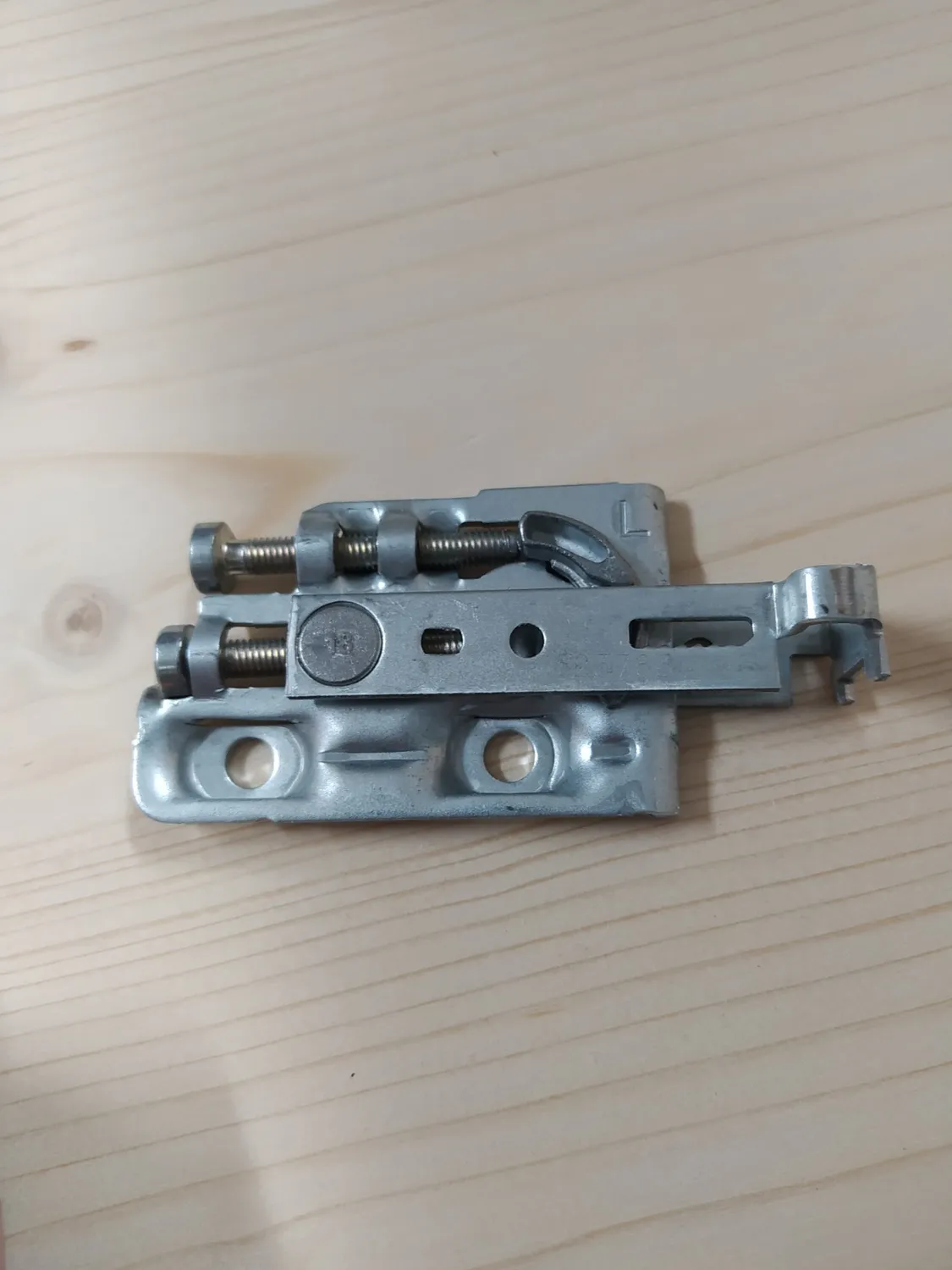 Indaux Scarpi-4 attaccaglia mobili sospesi 270 kg kit vite