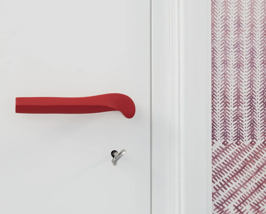 NIVA Design Prisma maniglia bordeaux opaca alluminio