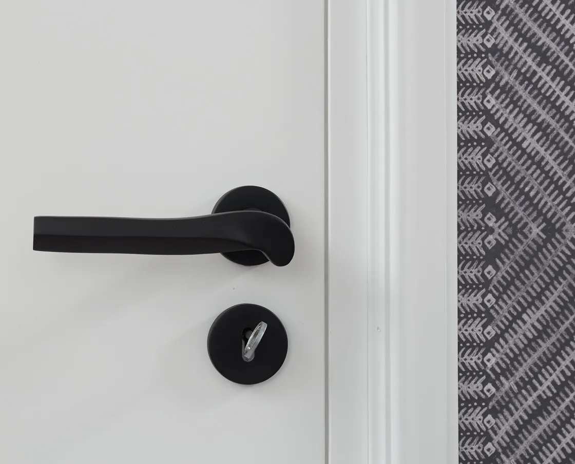 NIVA Design Prisma maniglia porta nera design