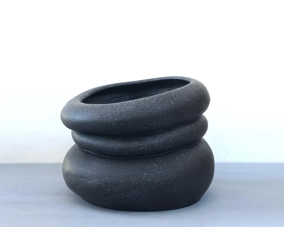 NIVA Design Colate vaso per esterni in gres vulcano