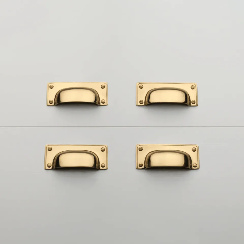 Crofts & Assinder Amersham maniglia conchiglia classica