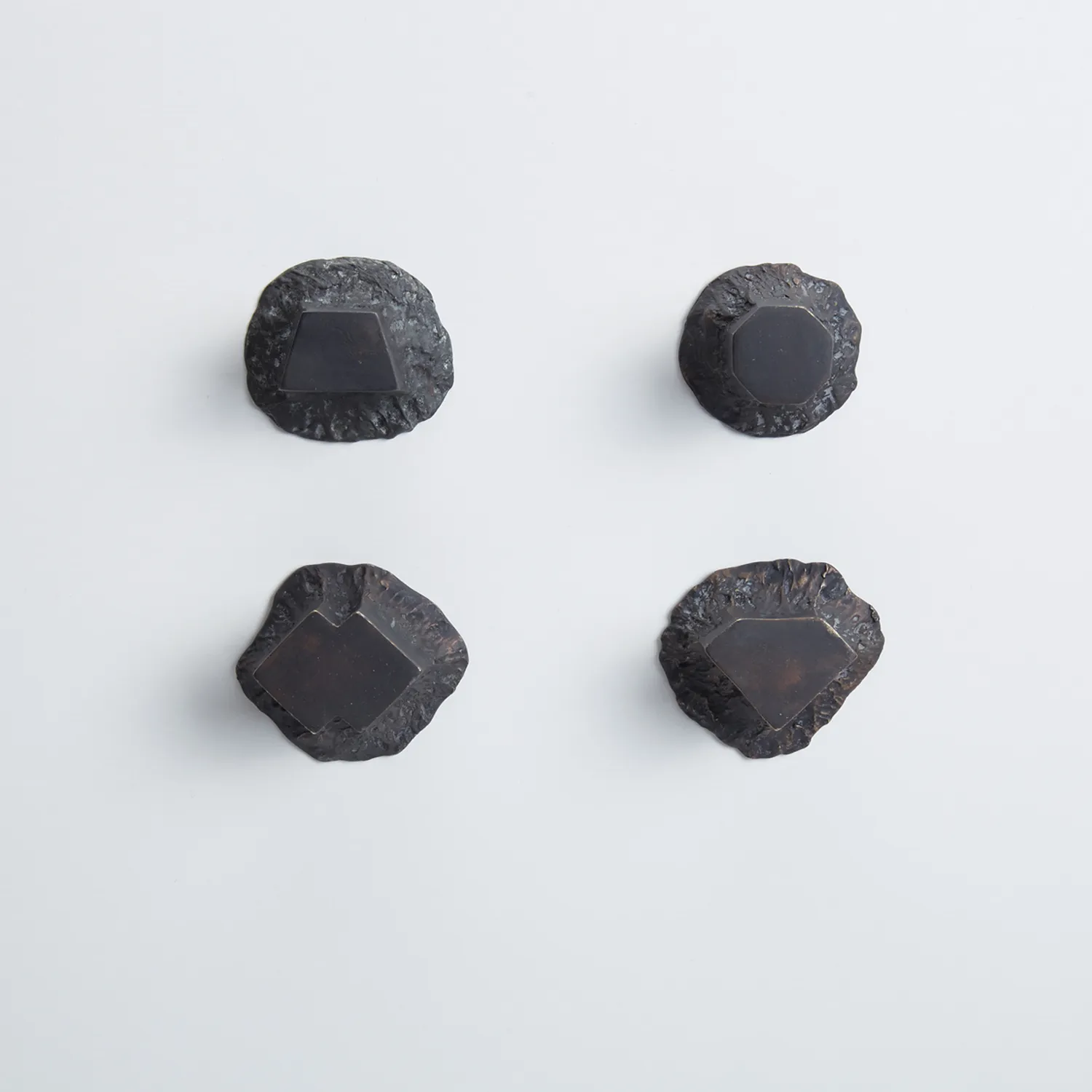 NIVA Design Solido pomello mobili ottone nero minerale