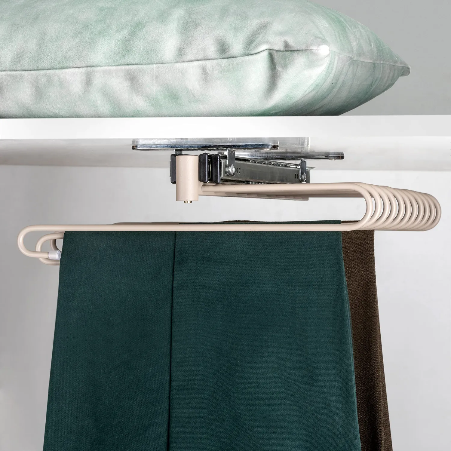 Emuca porta pantaloni estraibile 11 aste pietra