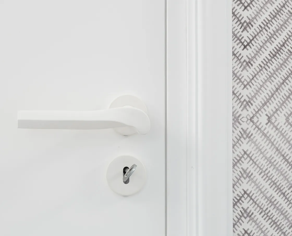 NIVA Design Prisma maniglia bianca alluminio porta