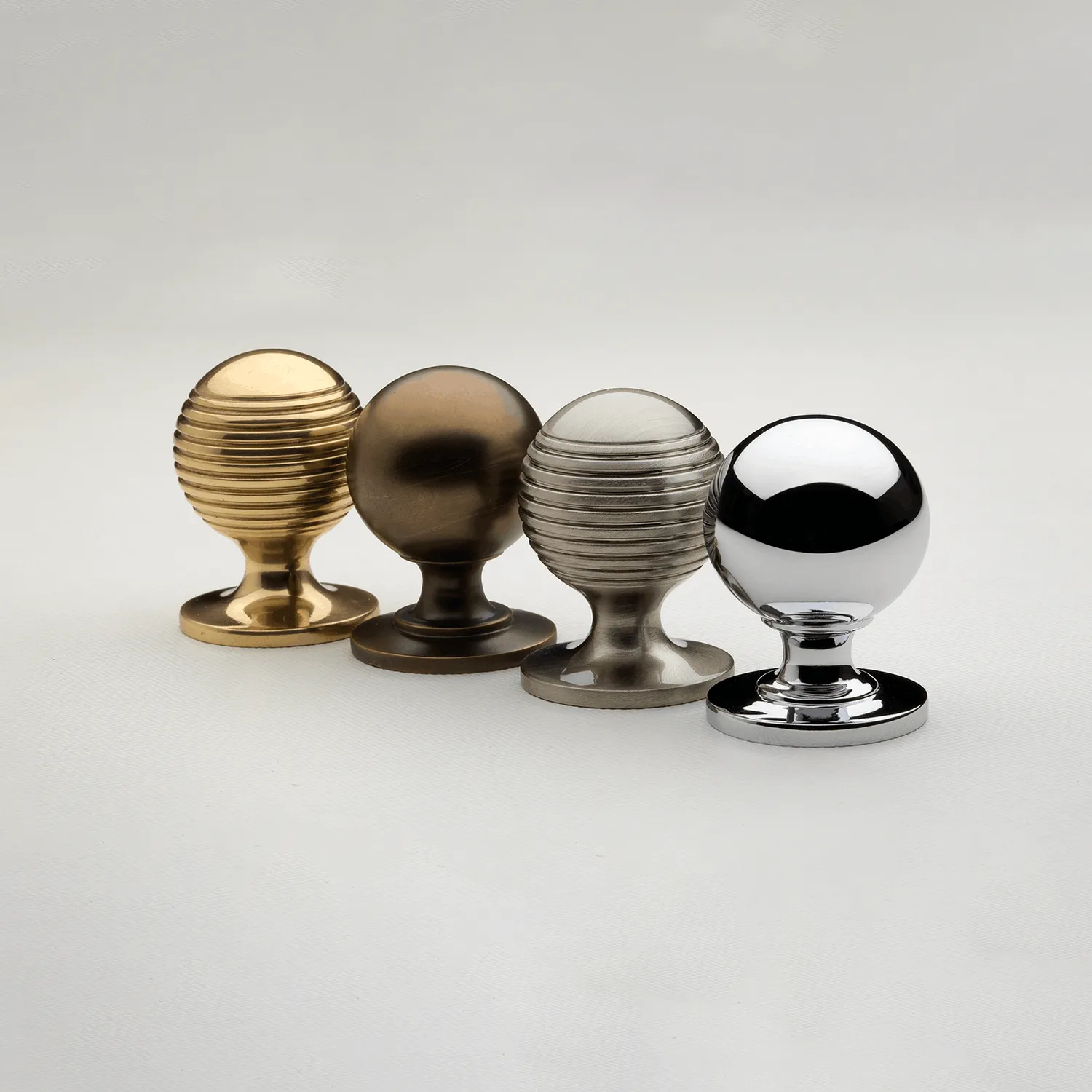 Crofts & Assinder Douglas Reeded maniglia mobili cromo