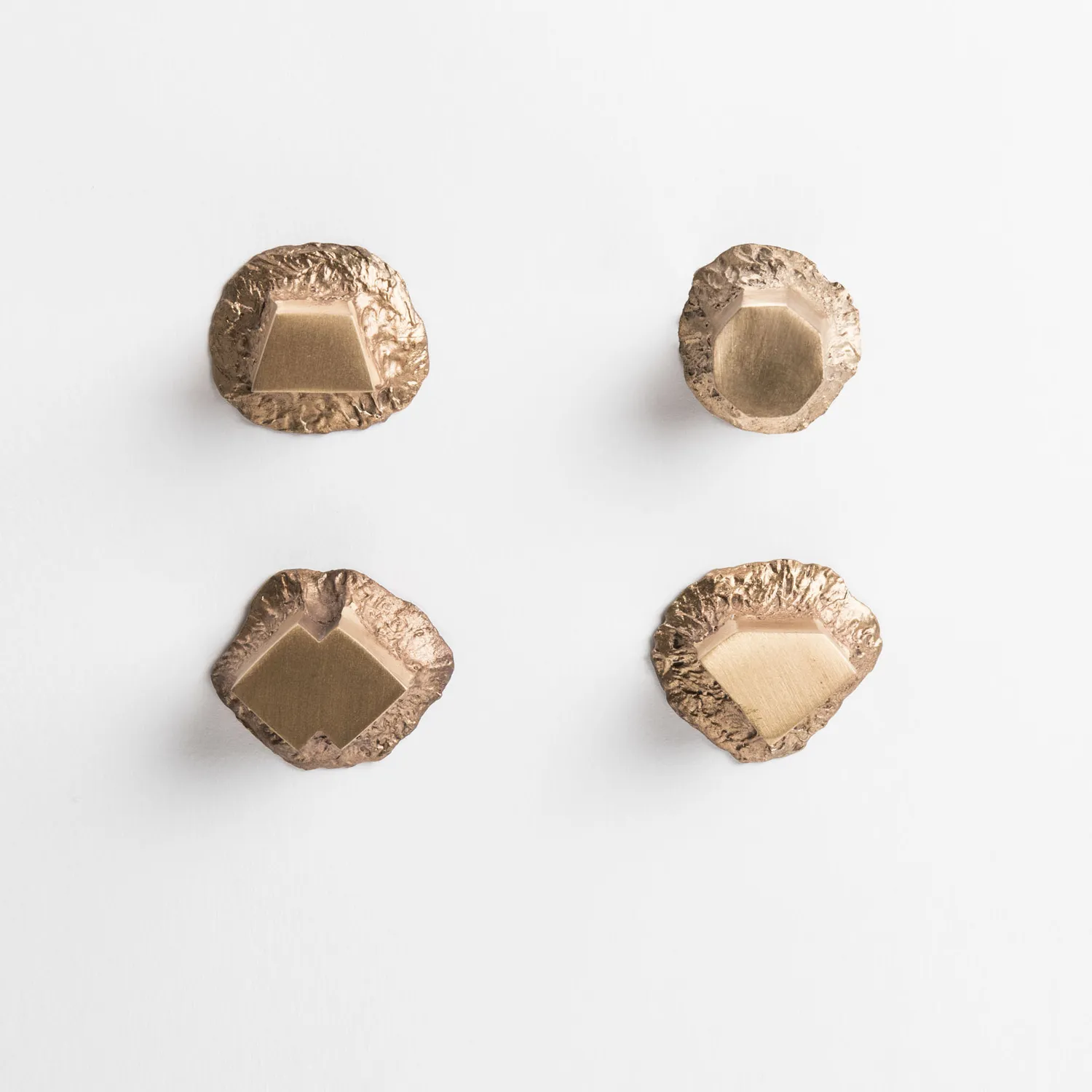 NIVA Design Solido pomello ottone satinato minerale