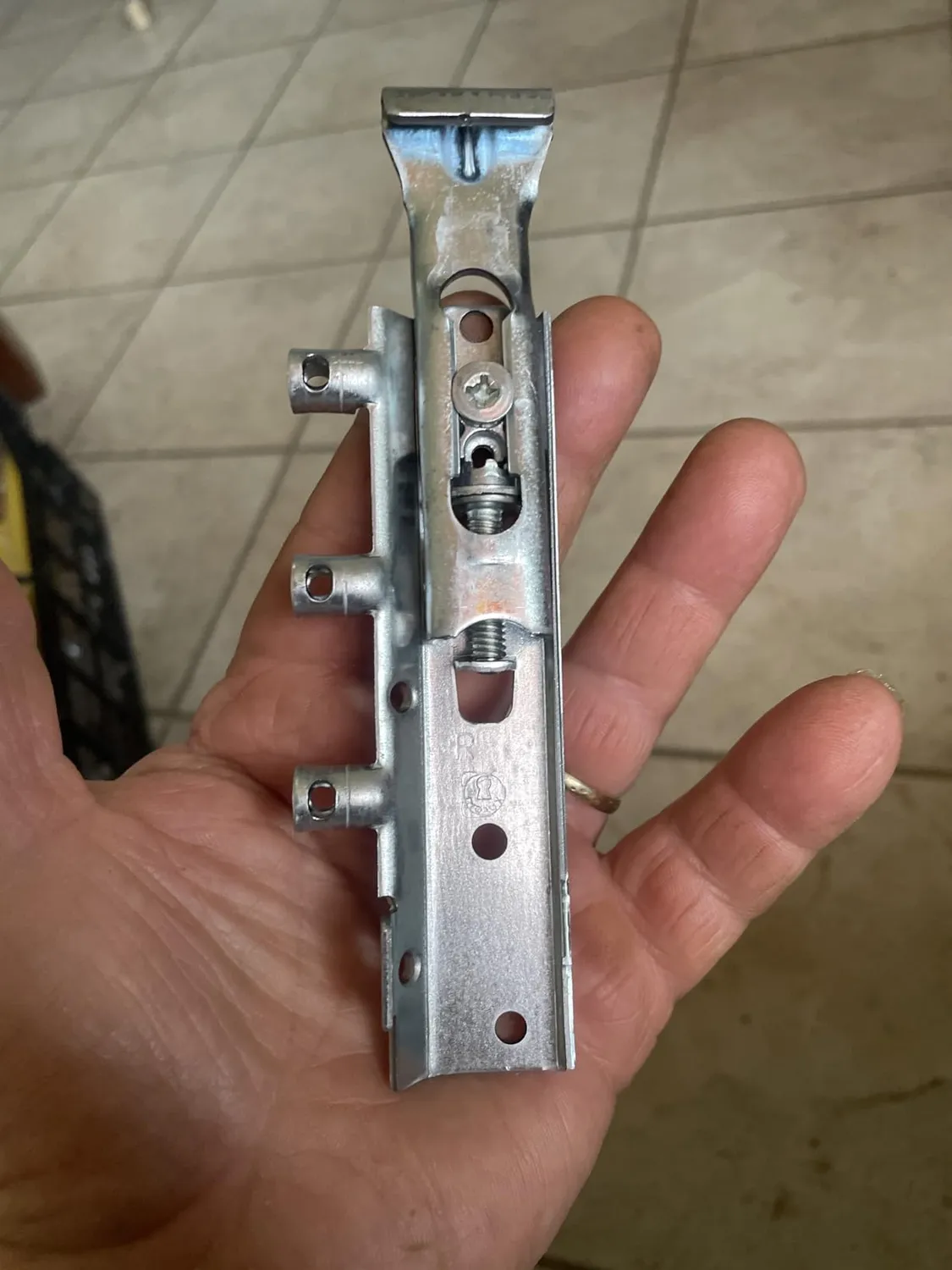 Indaux Traser-6 attaccaglie invisibili coppia 65 kg kit montaggio
