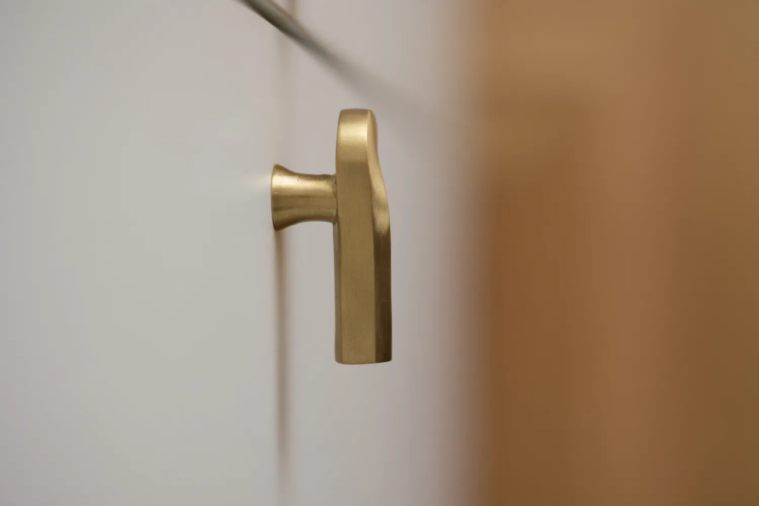 NIVA Design Prisma pomello ottone destro lucido