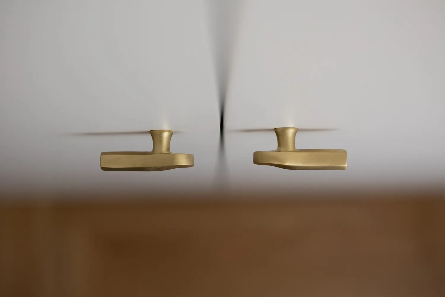 NIVA Design Prisma pomello ottone destro lucido