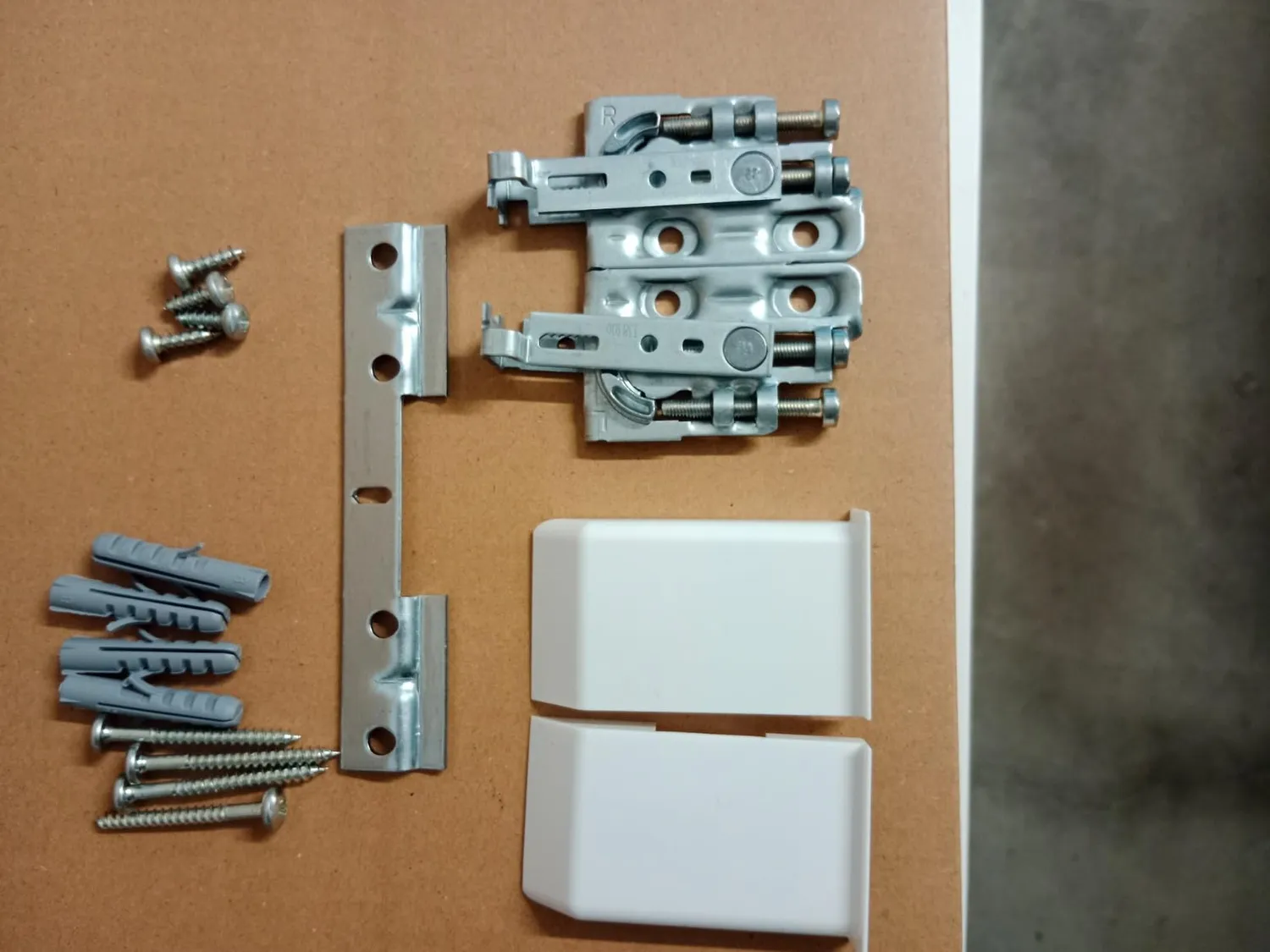 Indaux Scarpi-4 attaccaglia mobili sospesi 270 kg kit vite
