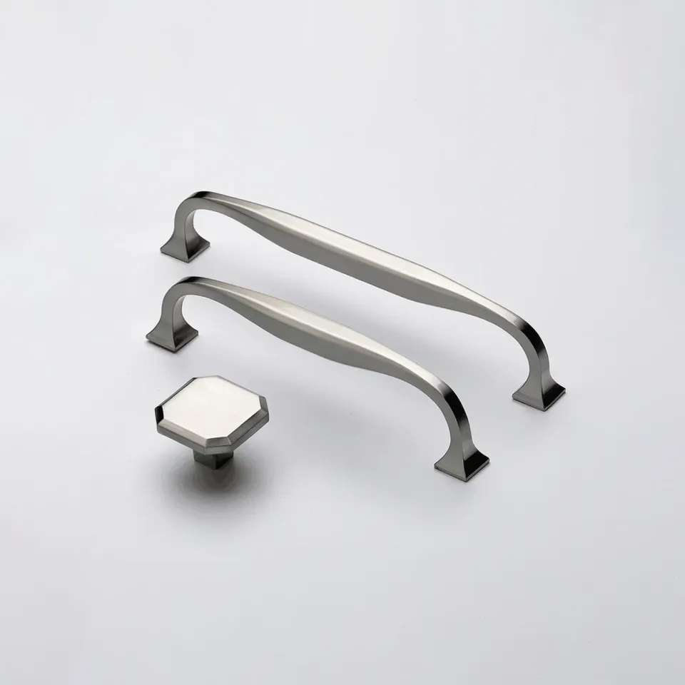 Crofts & Assinder Corbusier maniglia mobili nichel satinato