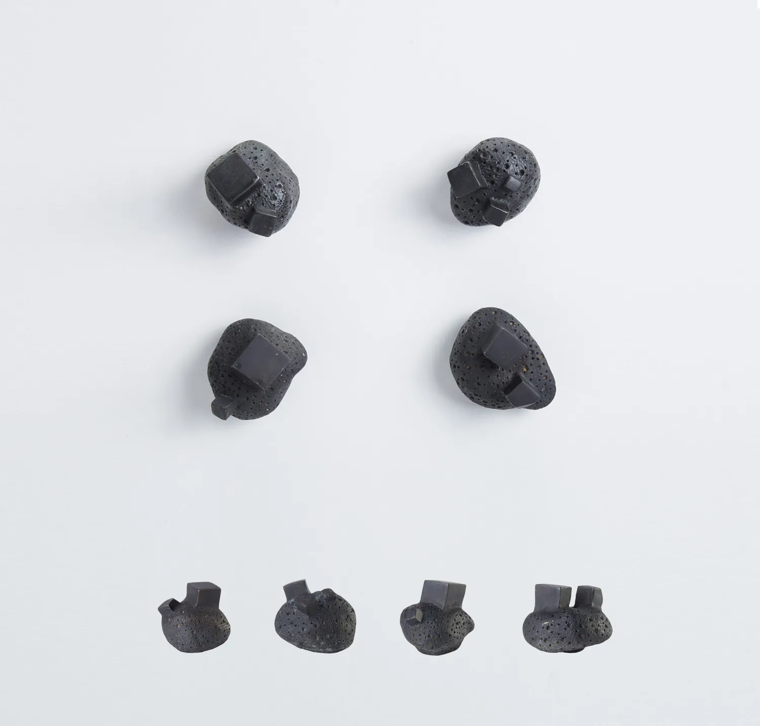 NIVA Design Pietra pomello nero ottone brunito